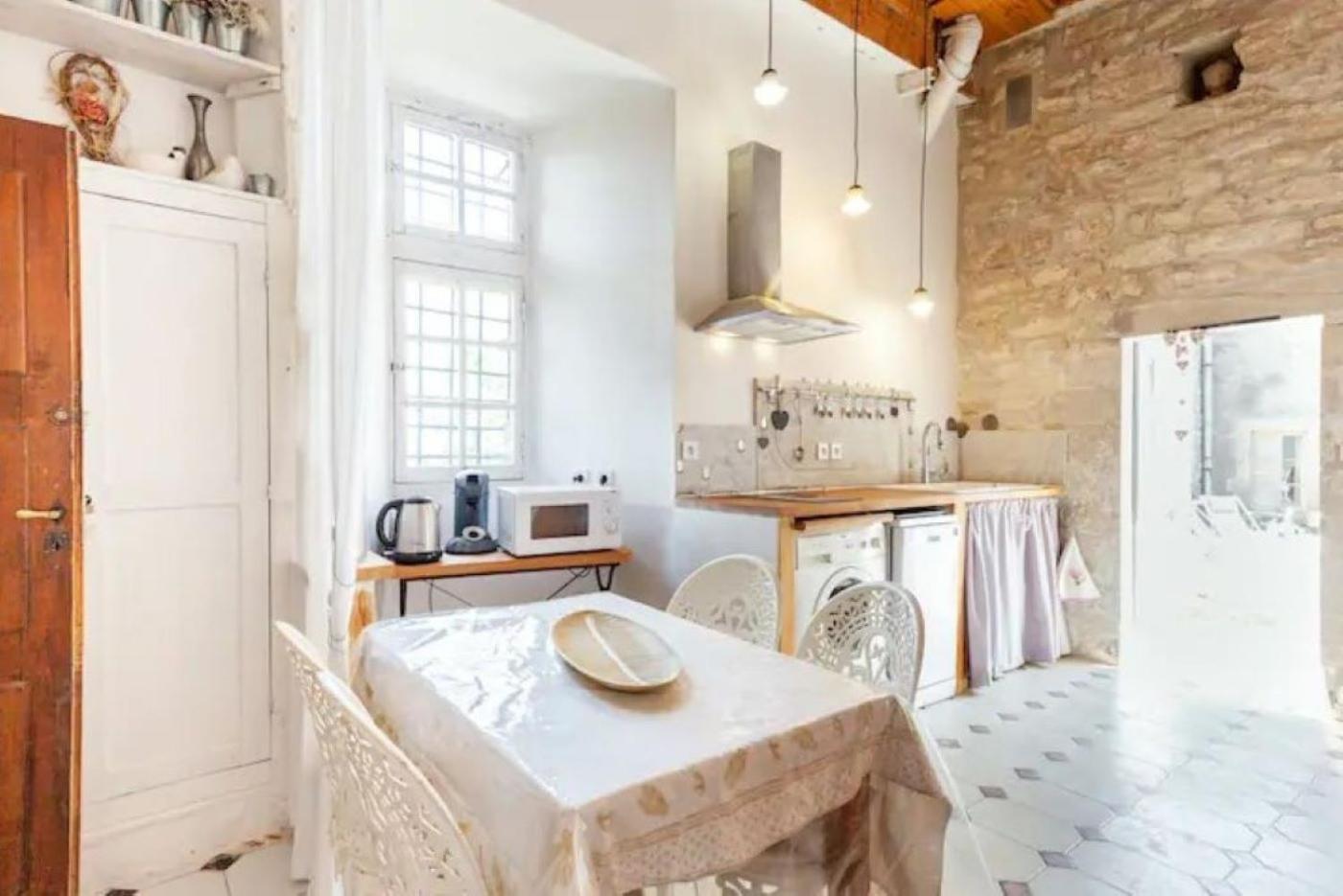 Appartement Spacieux Avec Deux Chambres Au Chateau 발랑스 외부 사진