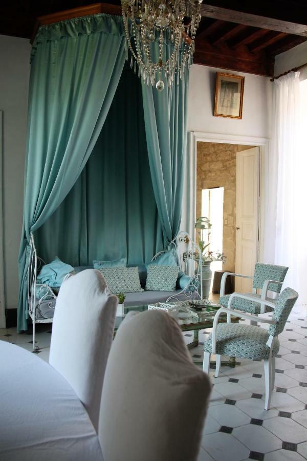 Appartement Spacieux Avec Deux Chambres Au Chateau 발랑스 외부 사진